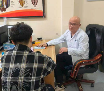 平凉市|男科医师高朋磊：守护男性健康，专业男科诊疗